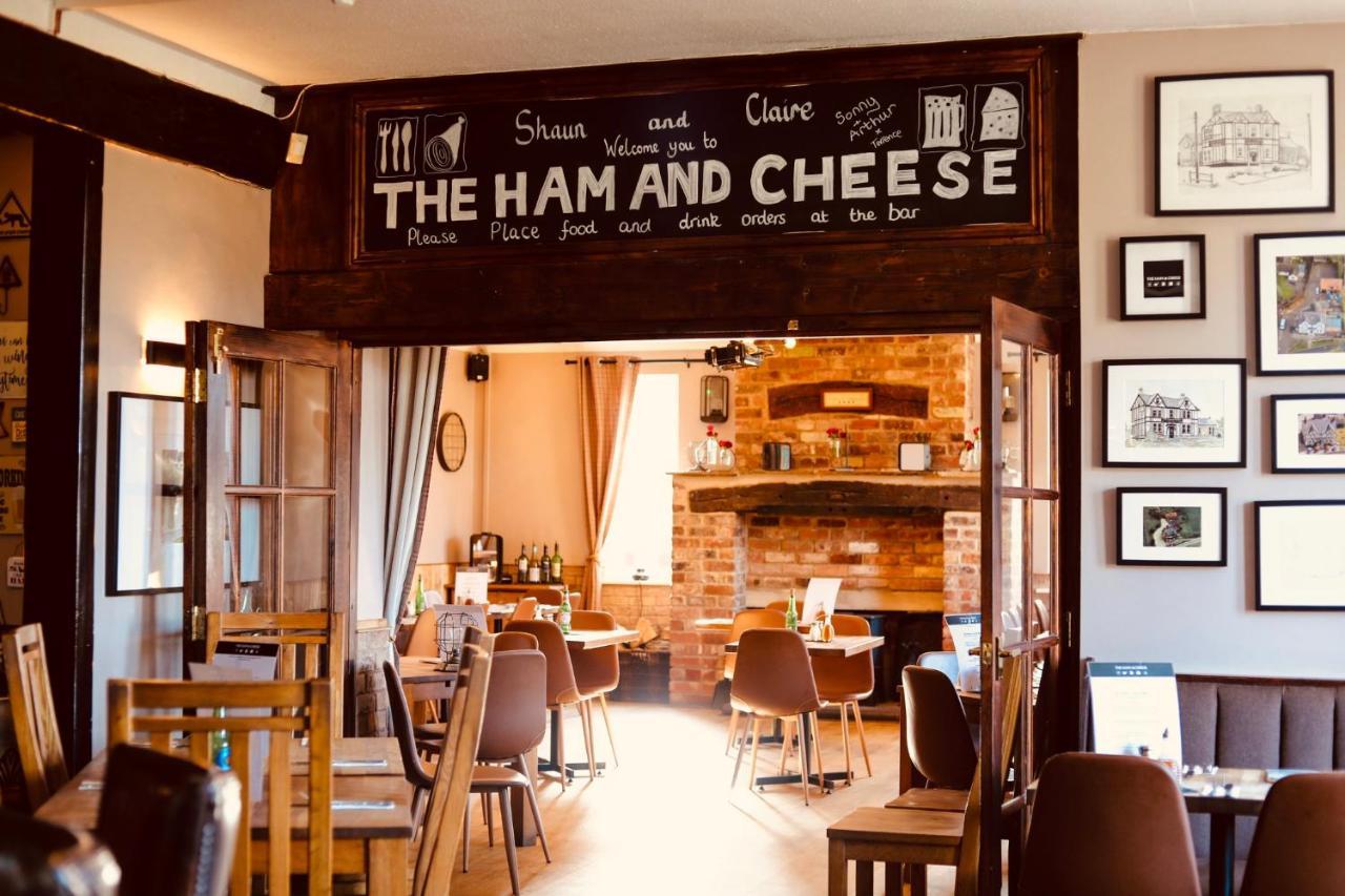 Мини-отель The Ham And Cheese